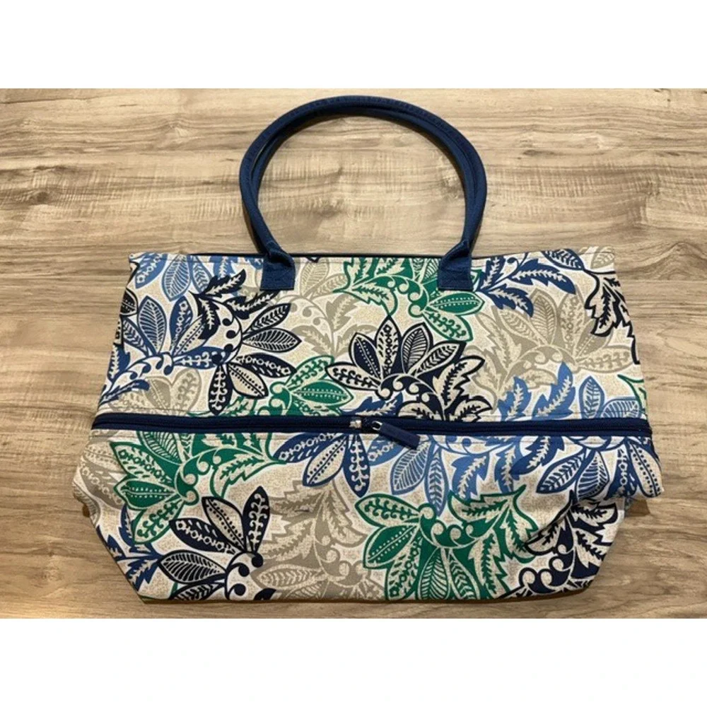 NWT Vera Bradley Santiago Lighten Up Expandable travel Tote